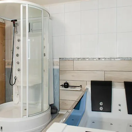 Spawo Mit Sauna Und Whirpool 퓔렌도르프